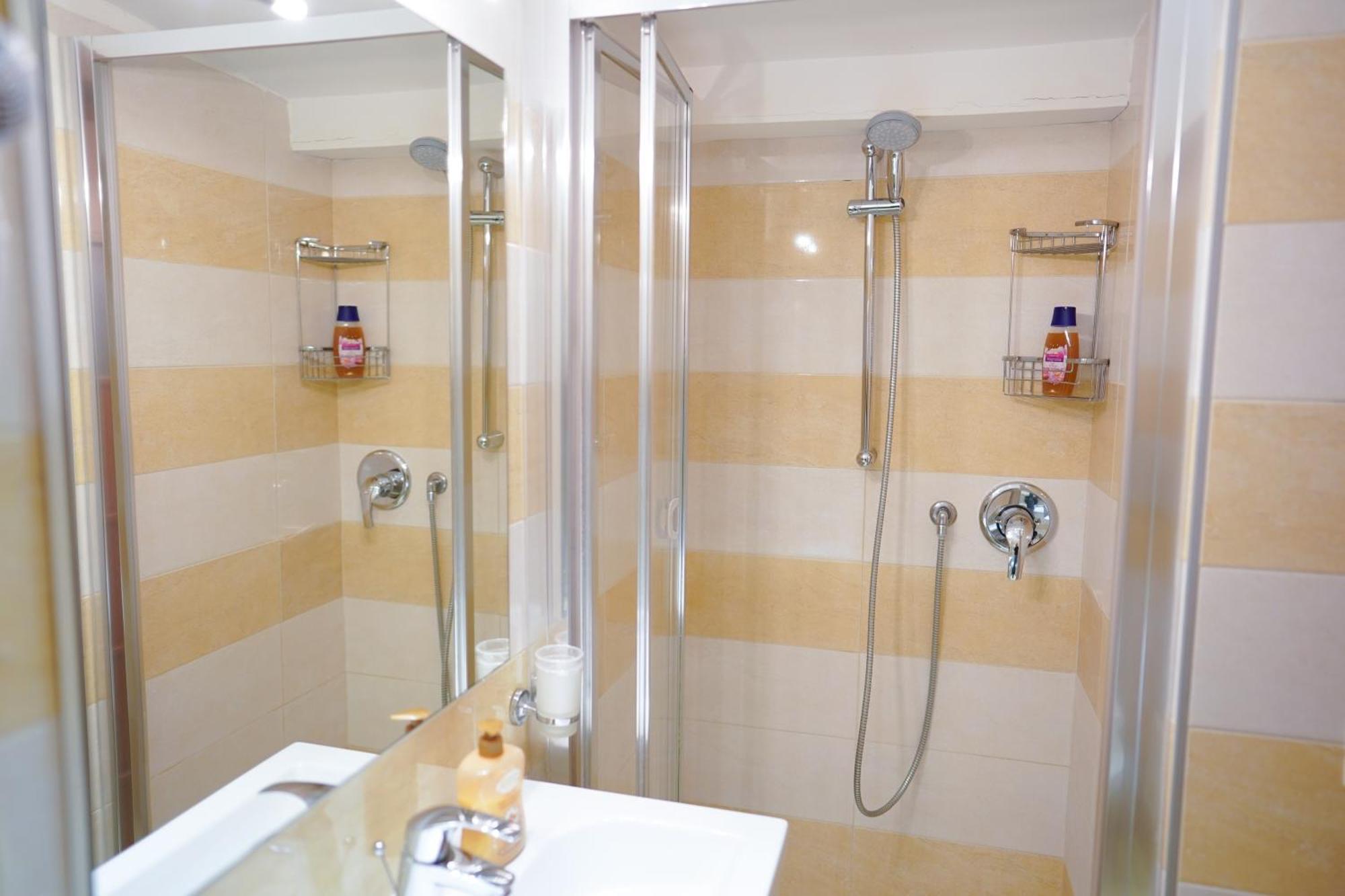 Duomo Street Bed & Breakfast เนเปิลส์ ภายนอก รูปภาพ
